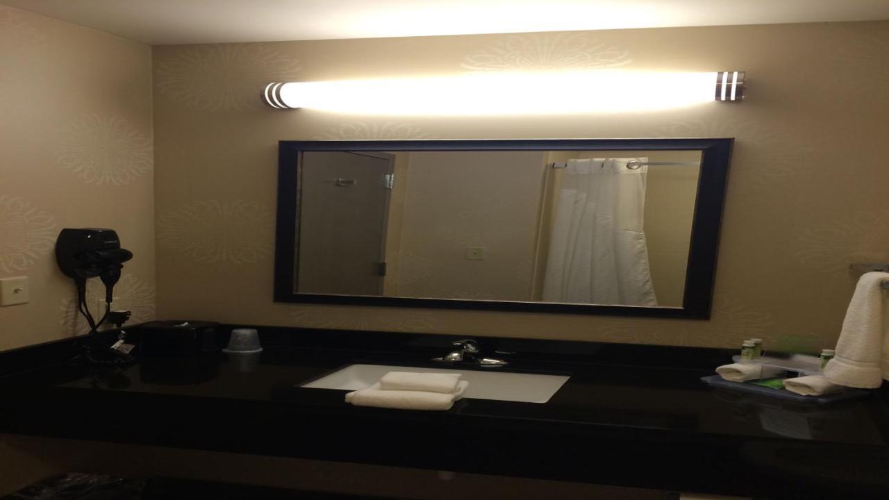 Holiday Inn Guin By Ihg Twin Kültér fotó